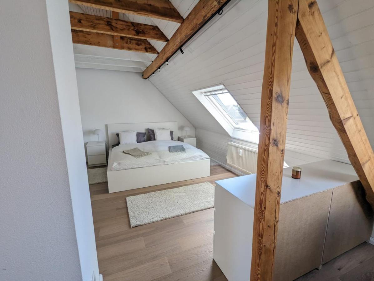 Helles Dachgeschoss-Appartement Krefeld Zewnętrze zdjęcie