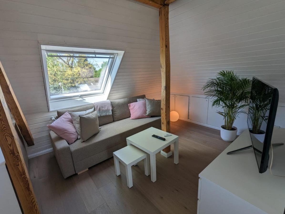 Helles Dachgeschoss-Appartement Krefeld Zewnętrze zdjęcie