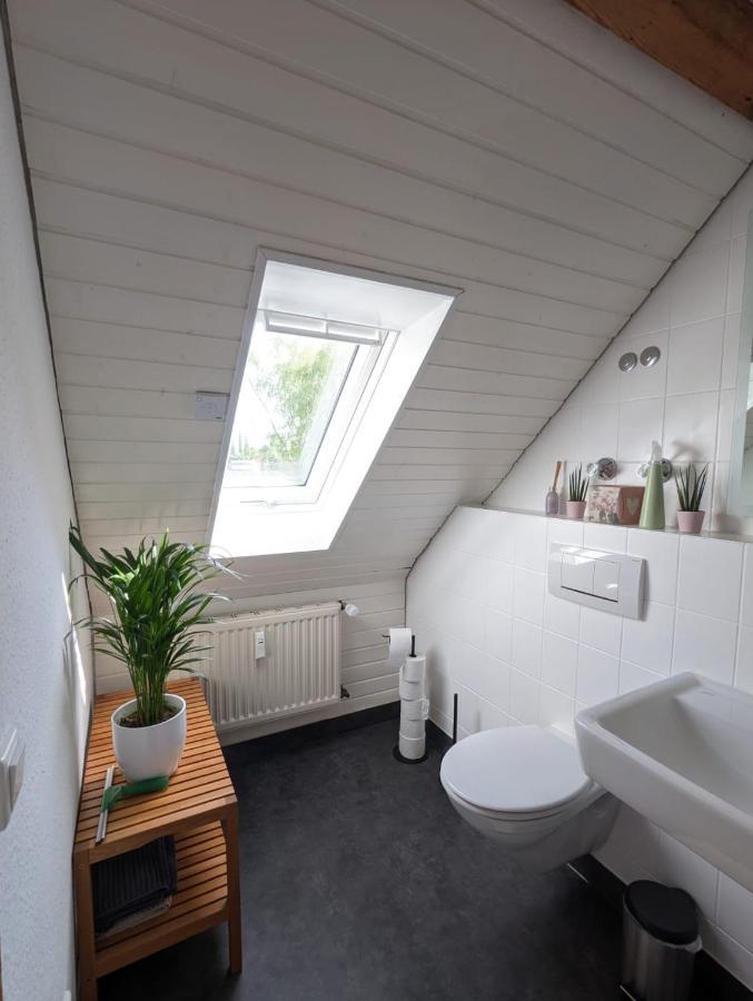 Helles Dachgeschoss-Appartement Krefeld Zewnętrze zdjęcie